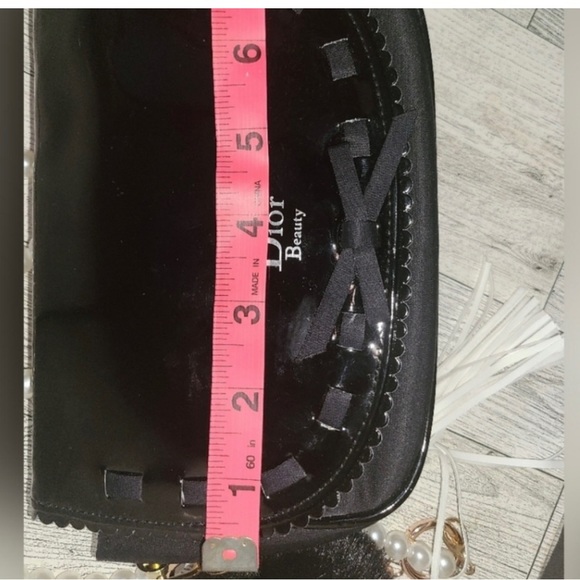 EUC DIOR POUCH CROSSBODY authentic - Picture 13 of 14